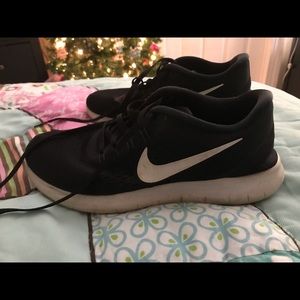 Nike tennis shoes